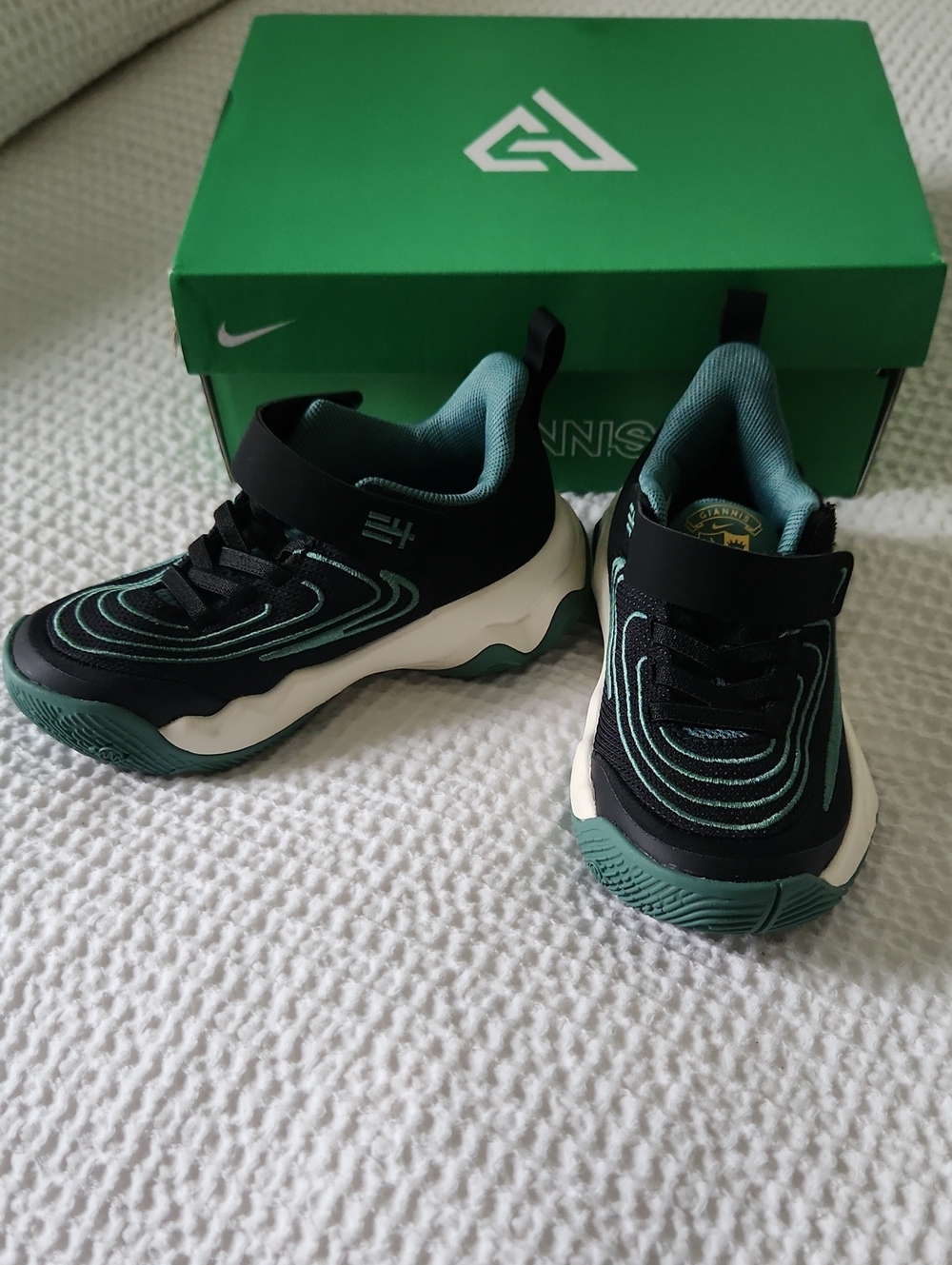 Kids Black & Green Nike Sneakers Giannis Immortality 9C